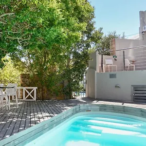 Apartment Camps Bay Nest, Cape Town